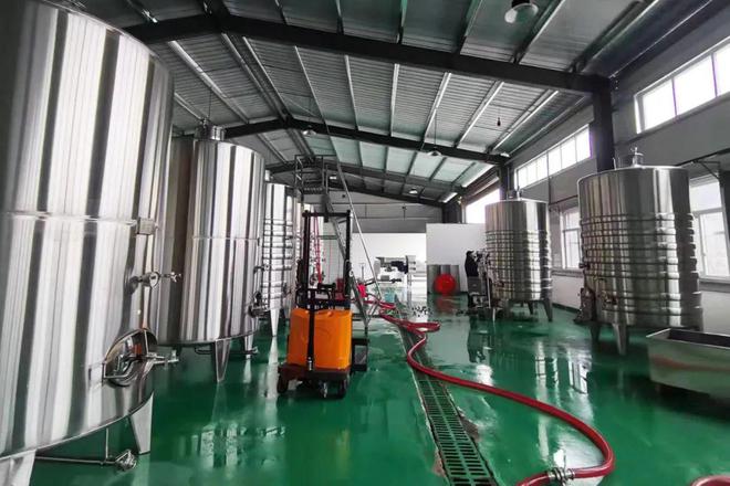 沙壩河鄉(xiāng):40噸生態(tài)果酒即將上市